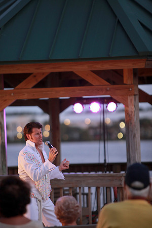 Elvis at Juno Beach Civic 086
