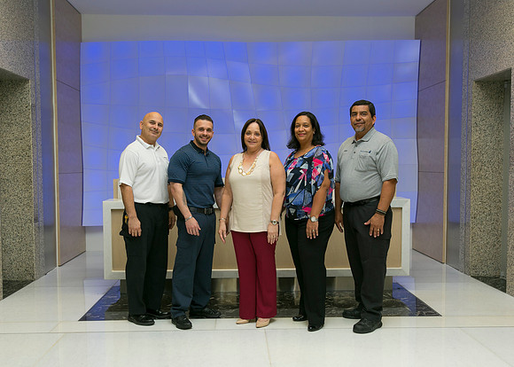 Staff-016