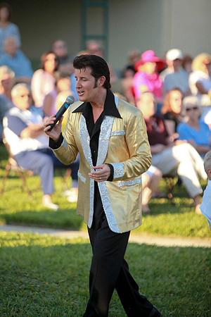Elvis at Juno Beach Civic 014