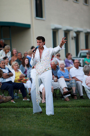Elvis at Juno Beach Civic 073