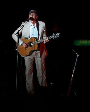 532460671_james taylor sunfest 2009 191