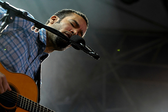 864450724_ben harper 010