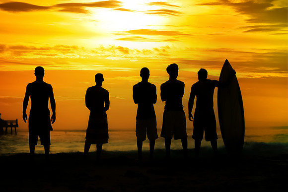 Juno Surfers-001