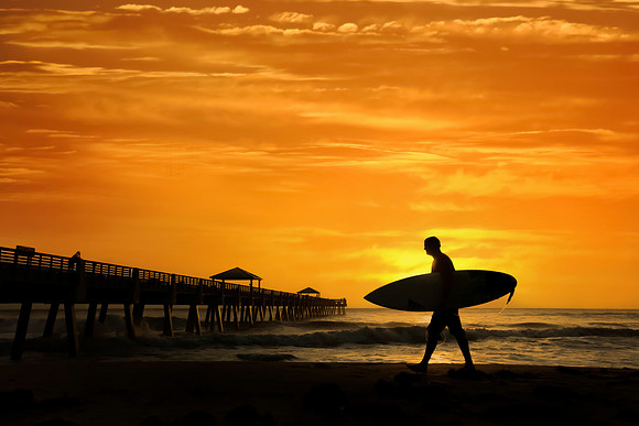 Juno Surfers-002