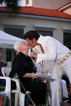Elvis at Juno Beach Civic 084