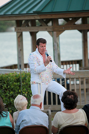 Elvis at Juno Beach Civic 068