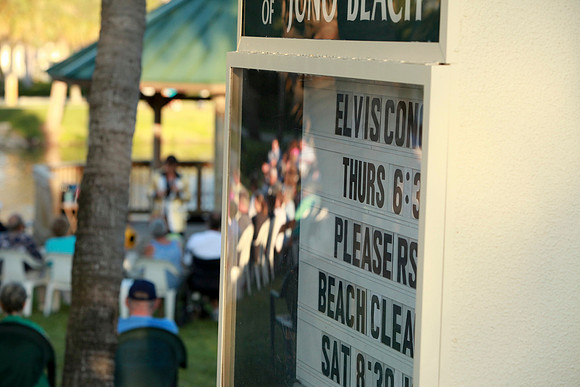 Elvis at Juno Beach Civic 033