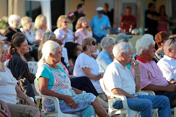 Elvis at Juno Beach Civic 018