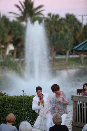 Elvis at Juno Beach Civic 076