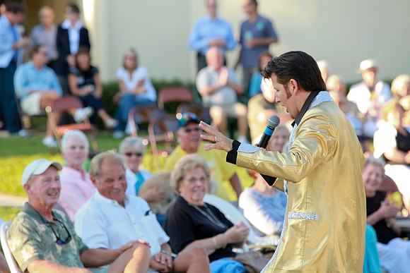 Elvis at Juno Beach Civic 004