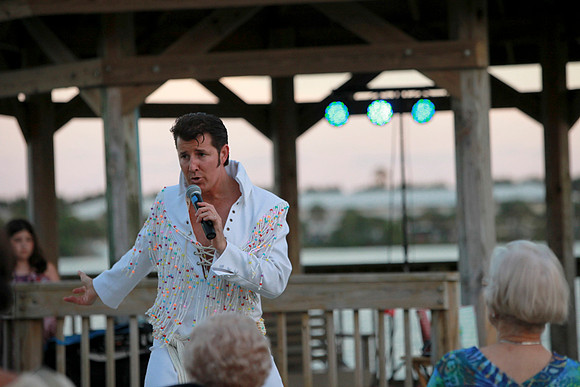 Elvis at Juno Beach Civic 065