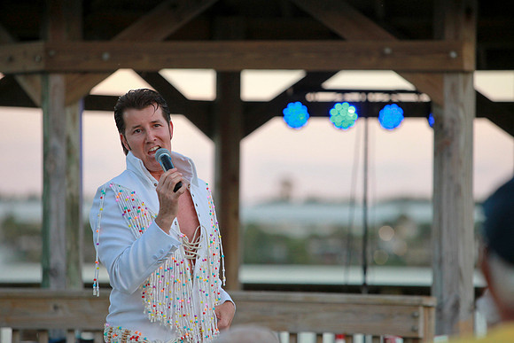Elvis at Juno Beach Civic 066