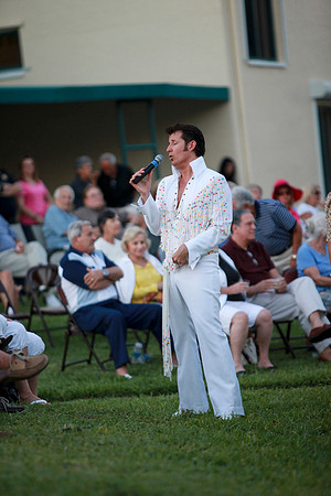 Elvis at Juno Beach Civic 072